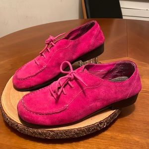 Aerosols pink suede oxfords